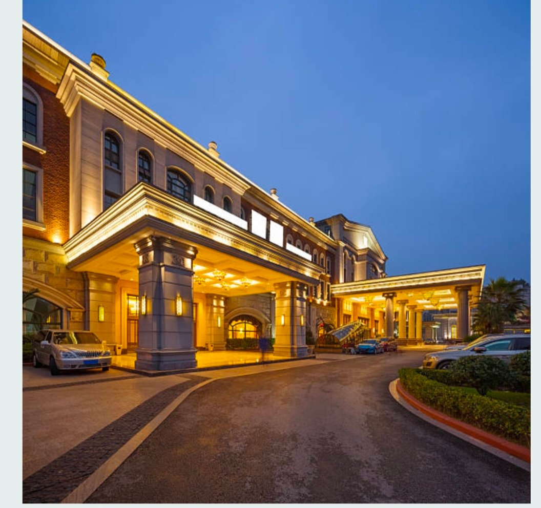 LUXURY HOTEL