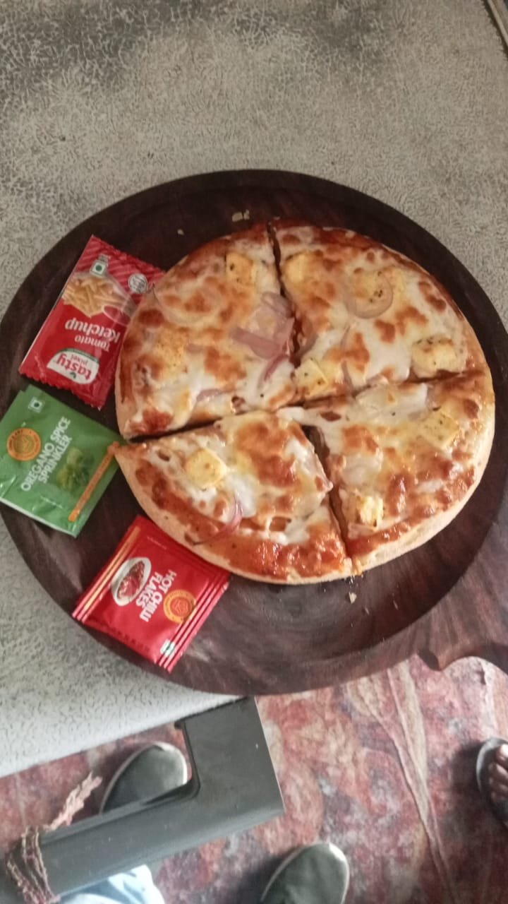 FIRST CLASS PIZZA