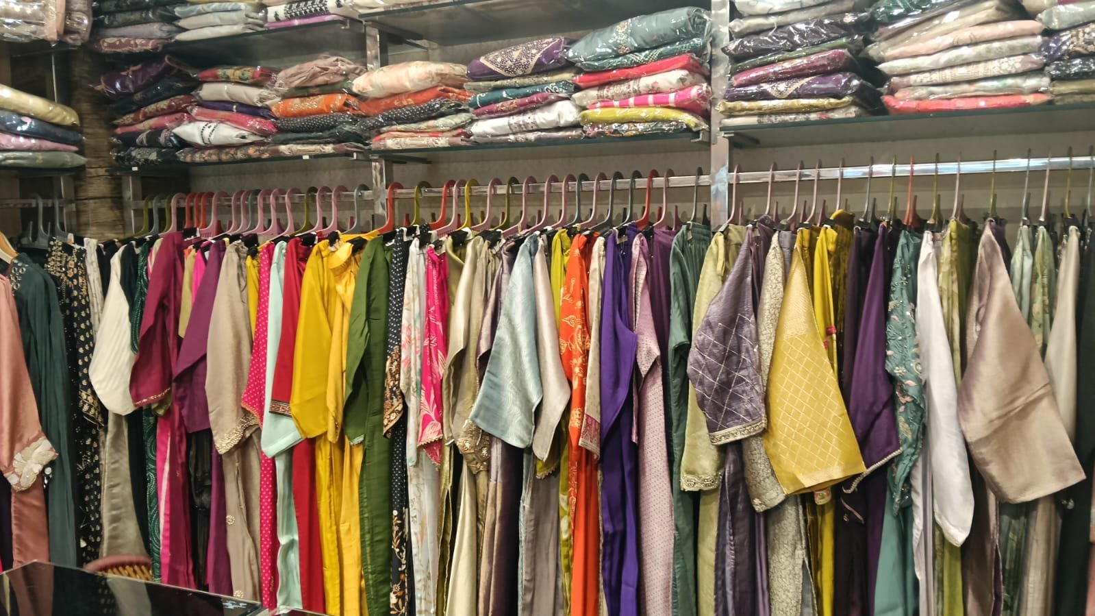 SS COLLECTION photo 4
