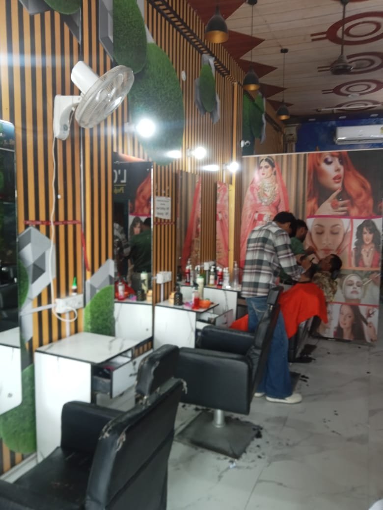 MAHADEV HAIR CUT UNISEX SALON